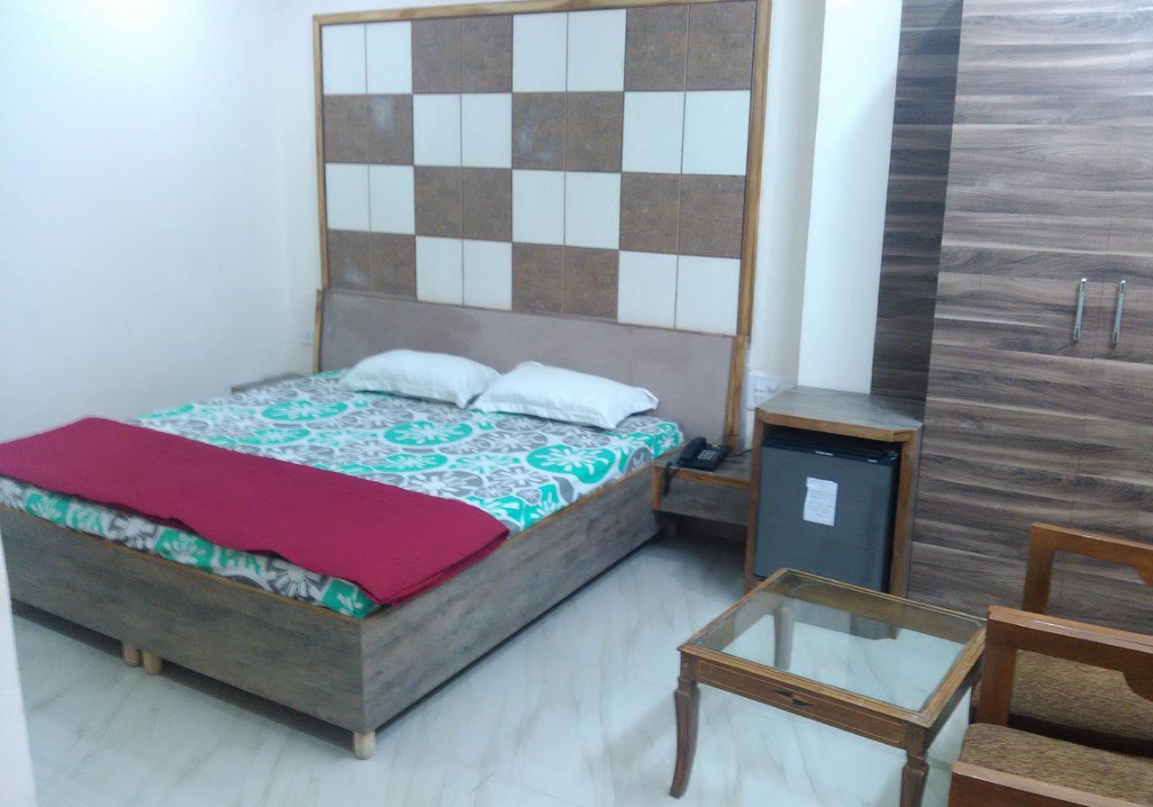 Hotel Palace Hoshiarpur Экстерьер фото