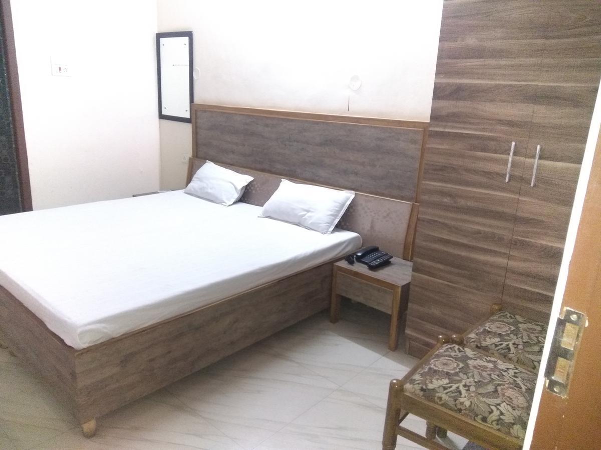 Hotel Palace Hoshiarpur Экстерьер фото